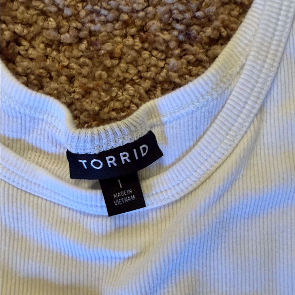 Torrid White Ribbed Tank - Size 1 - Picture 2 of 3